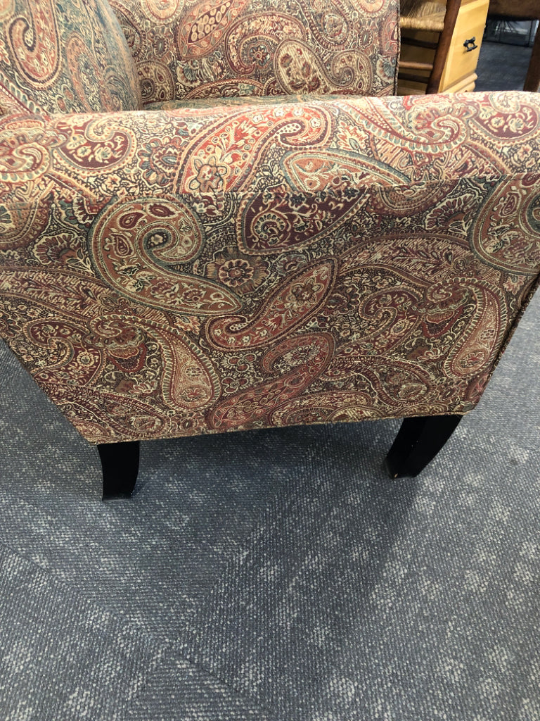 PAISLEY PRINTED ACCENT CHAIR.