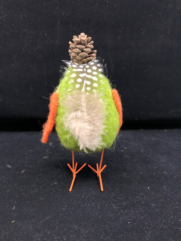 SMALL GREEN FELT BIRD.