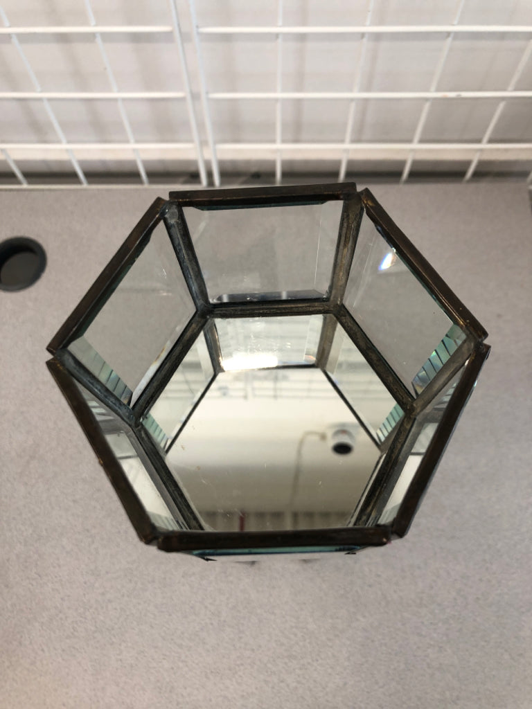 BLACK METAL AND GLASS GEOMETRIC PILLAR CANDLE HOLDER.