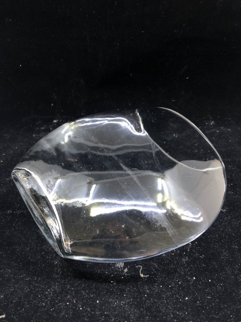 ROUND WIDE MOUTH VASE.