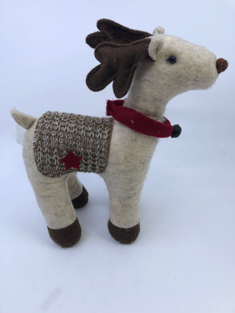 PLUSH CHRISTMAS REINDEER W BELL.