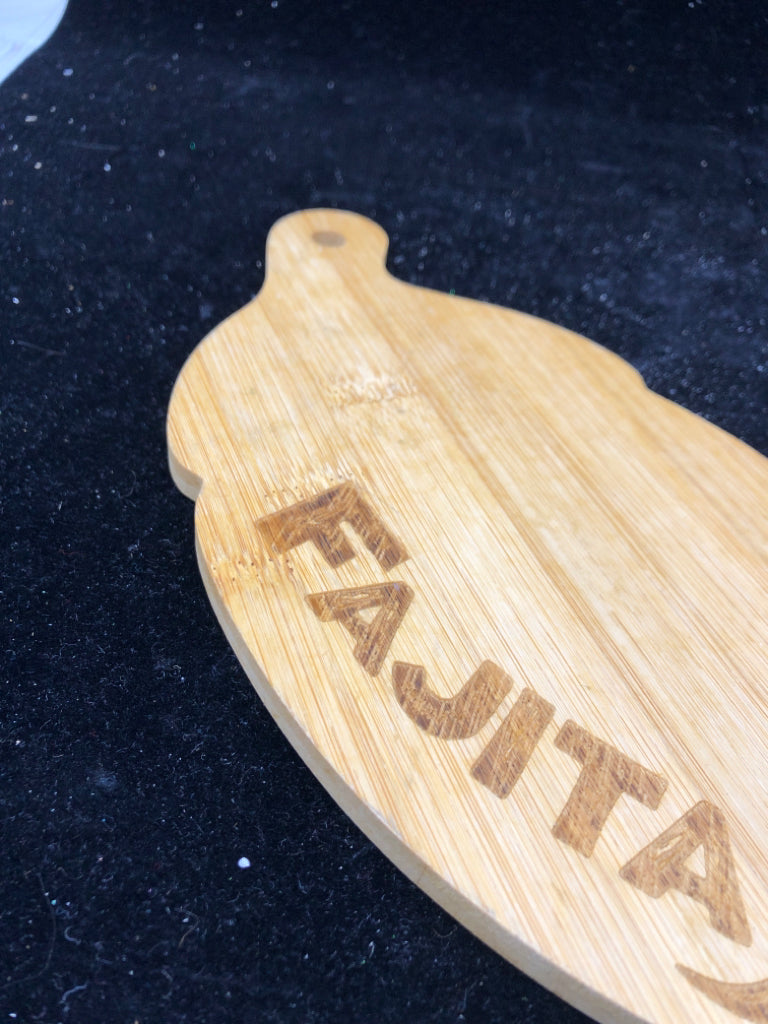 CHILI PEPPER FAJITA CUTTING BOARD.