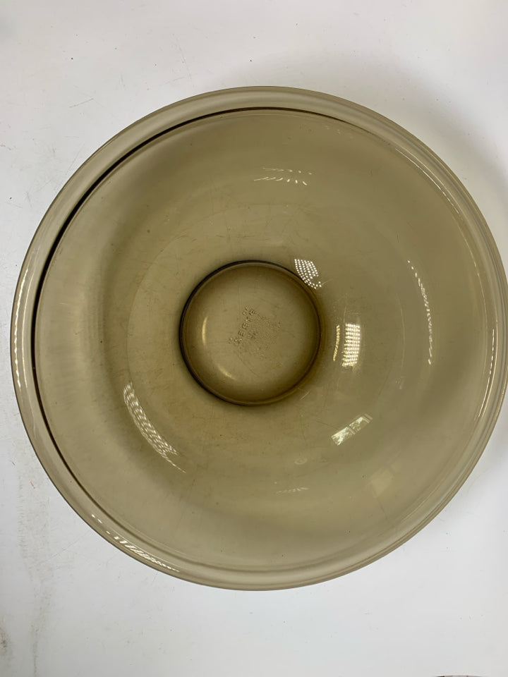 LARGE GLASS MIXING BOWL.