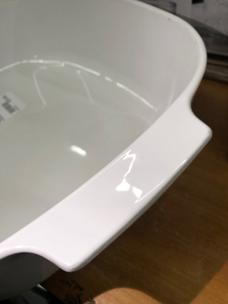 LRG VTG CASSEROLE DISH W/LID.