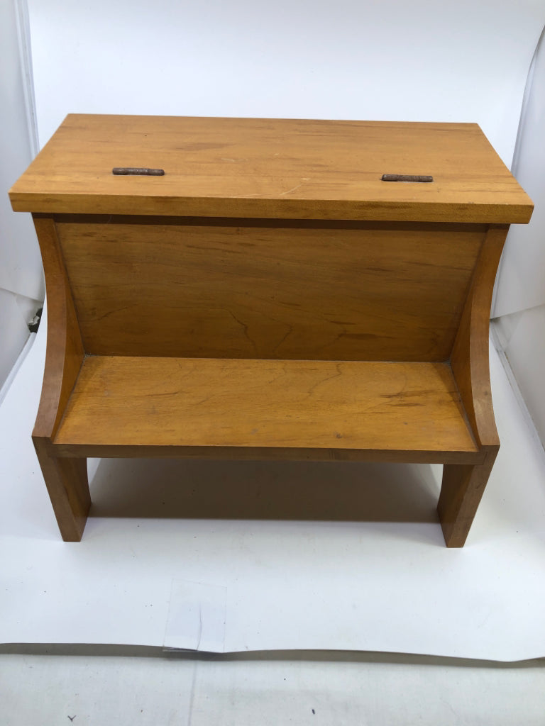 MAPLE WOOD STEP STOOL W/ STORAGE.