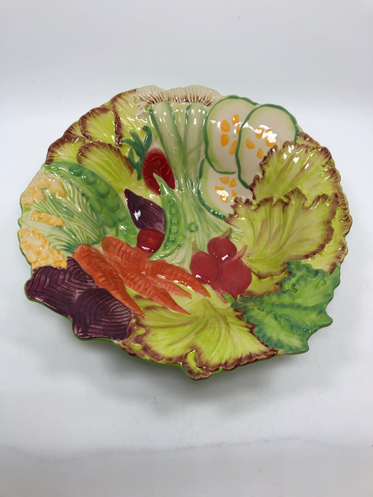 5PC TEXTURED SALAD SERVING SET.