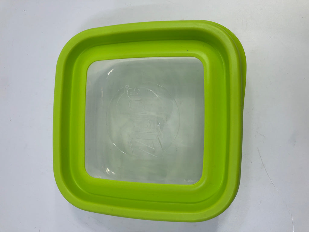 SQUARE ZIPLOCK GLASS CONTAINER W/LIME LID.