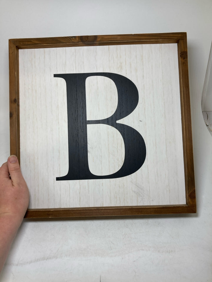 MONOGRAM B WALL ART.