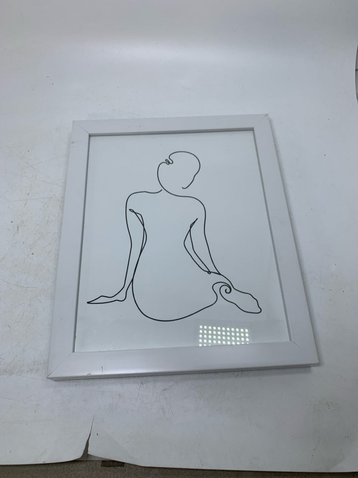 WOMAN OUTLINE WALL HANGING.