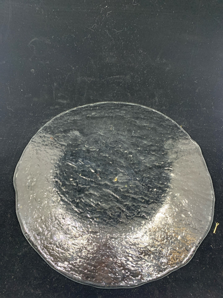 ROUND TEXTURED GLASS PLATE.