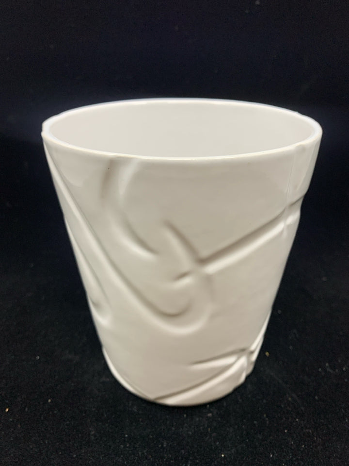 WHITE CIRCLES EMBOSSED CERAMIC PLANTER.