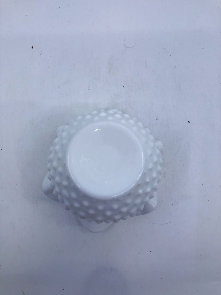 VTG MILK GLASS HOBNAIL VASE.