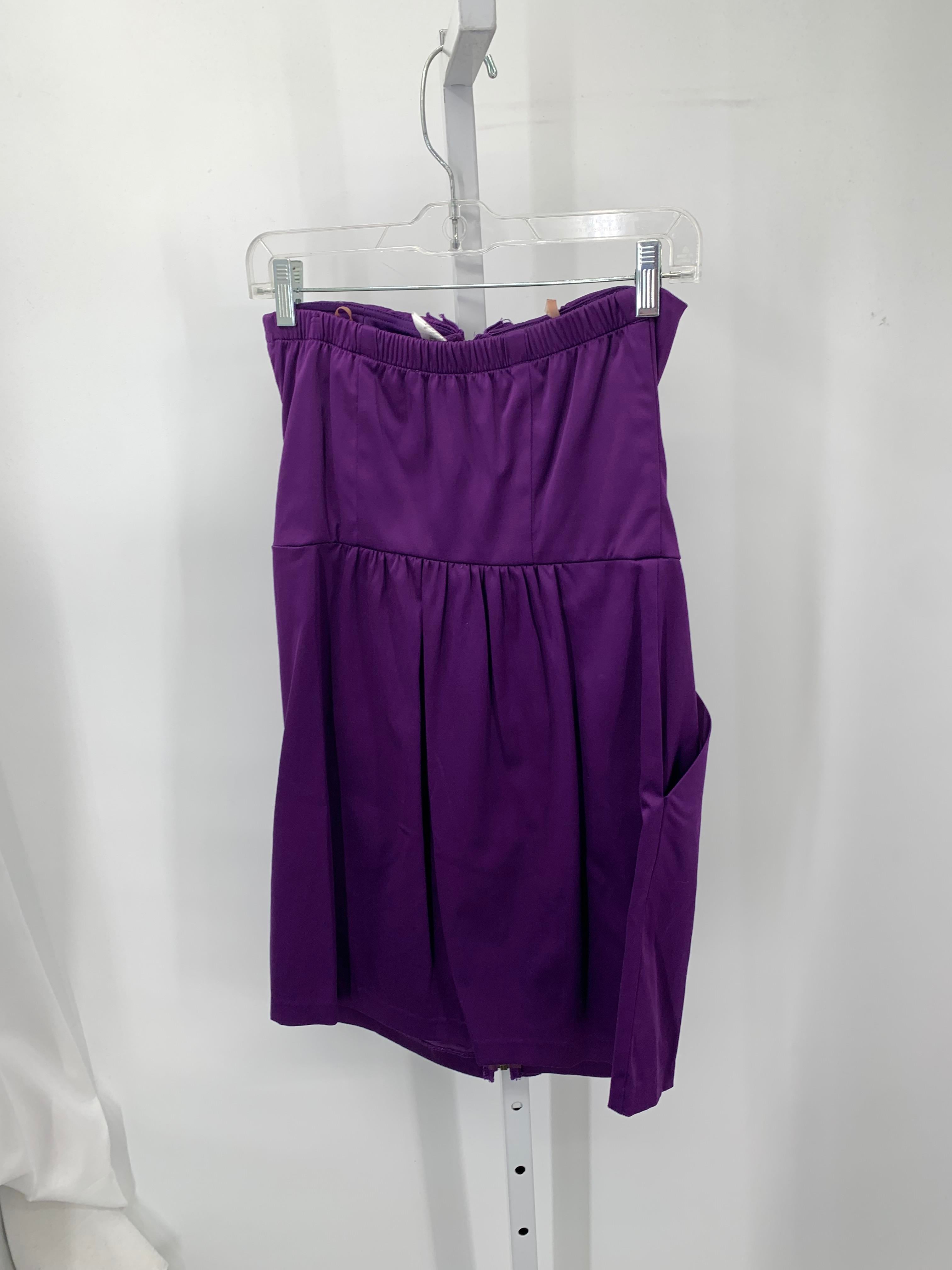 Size 7 Juniors Sleeveless Dress
