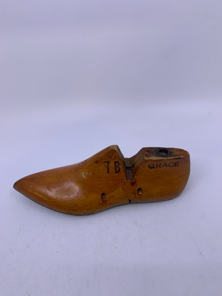 VTG SHOE FORM.