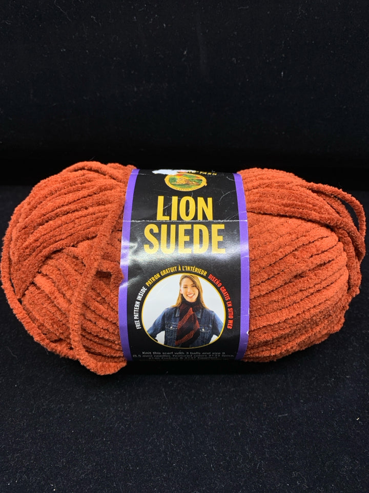 NIP LION SUED YARN.