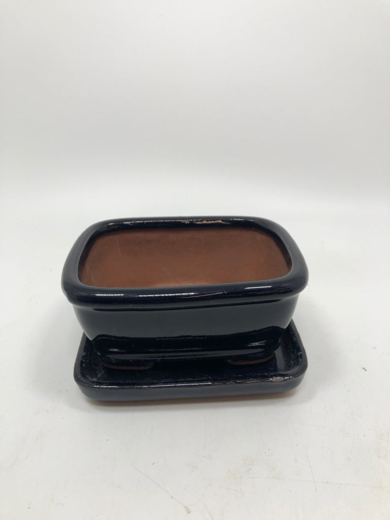 BLACK GLAZE TERRA COTTA PLANTER W/DRIP TRAY.