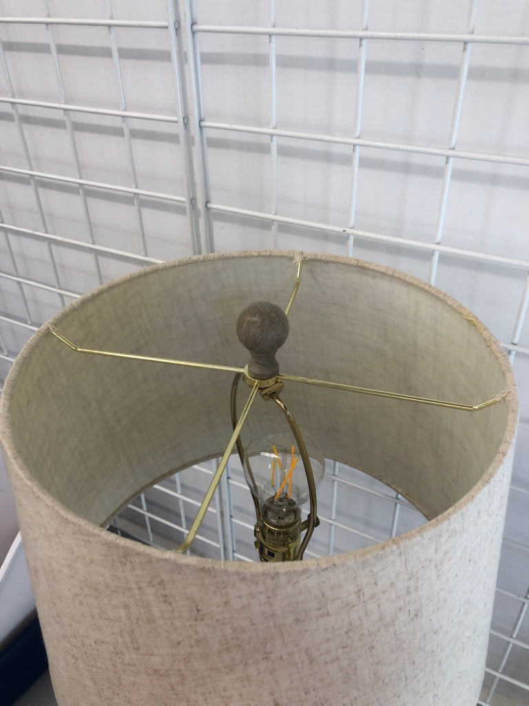 DISTRESSED METAL SWIRL LAMP W/BARREL SHADE.
