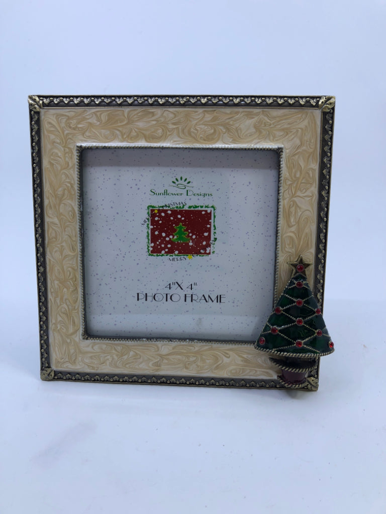 CHRISTMAS TREE PHOTO FRAME.