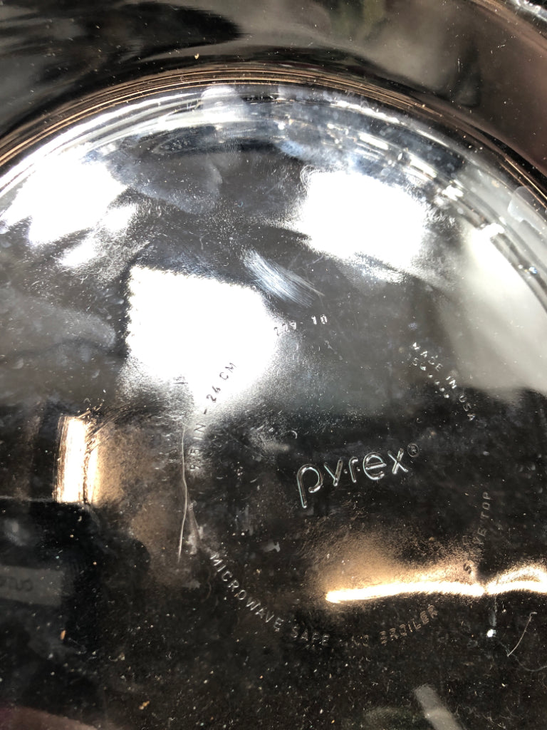 GREEN GLASS PYREX PIE DISH.