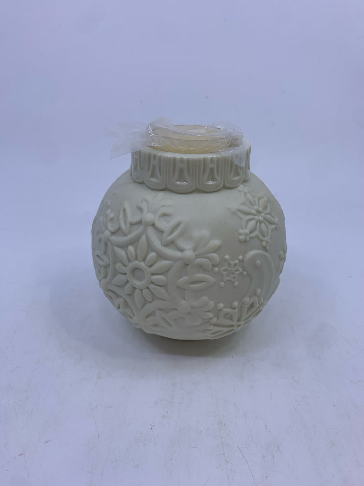NIB LENOX ORNAMENTAL GLOW SNOWFLAKE VOTIVE CANDLE HOLDER.