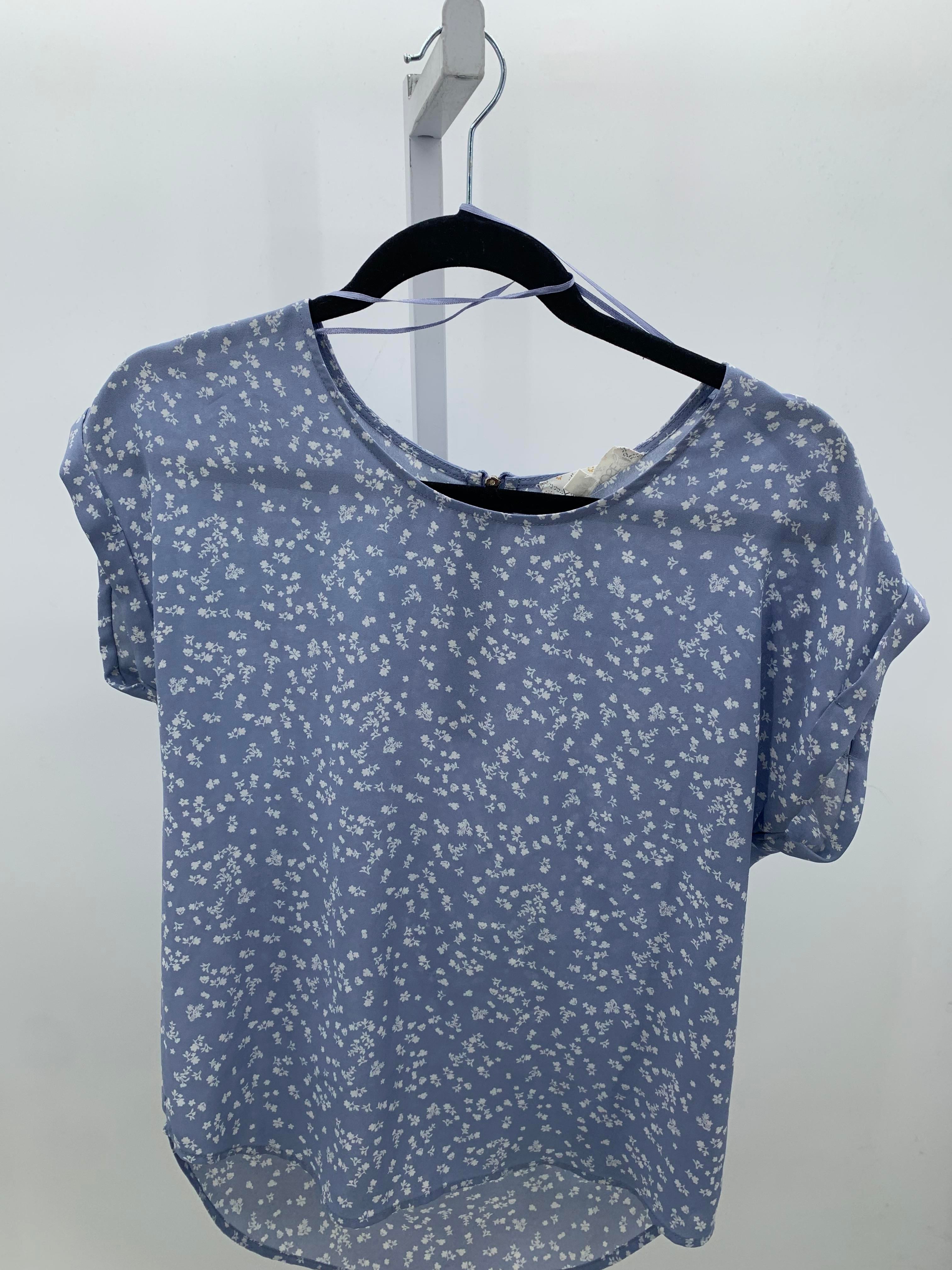 Hippie Rose Size Small Juniors Short Sleeve Shirt