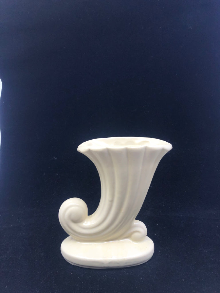 VTG CREAM CERAMIC VASE HORN SHAPE.