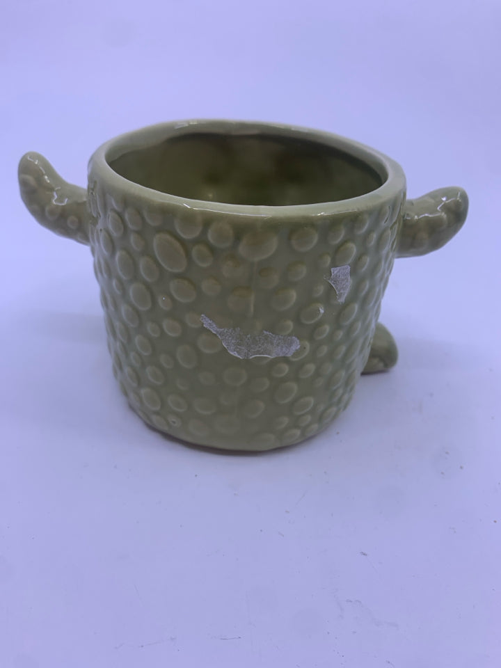 GREEN MONSTER PLANTER.
