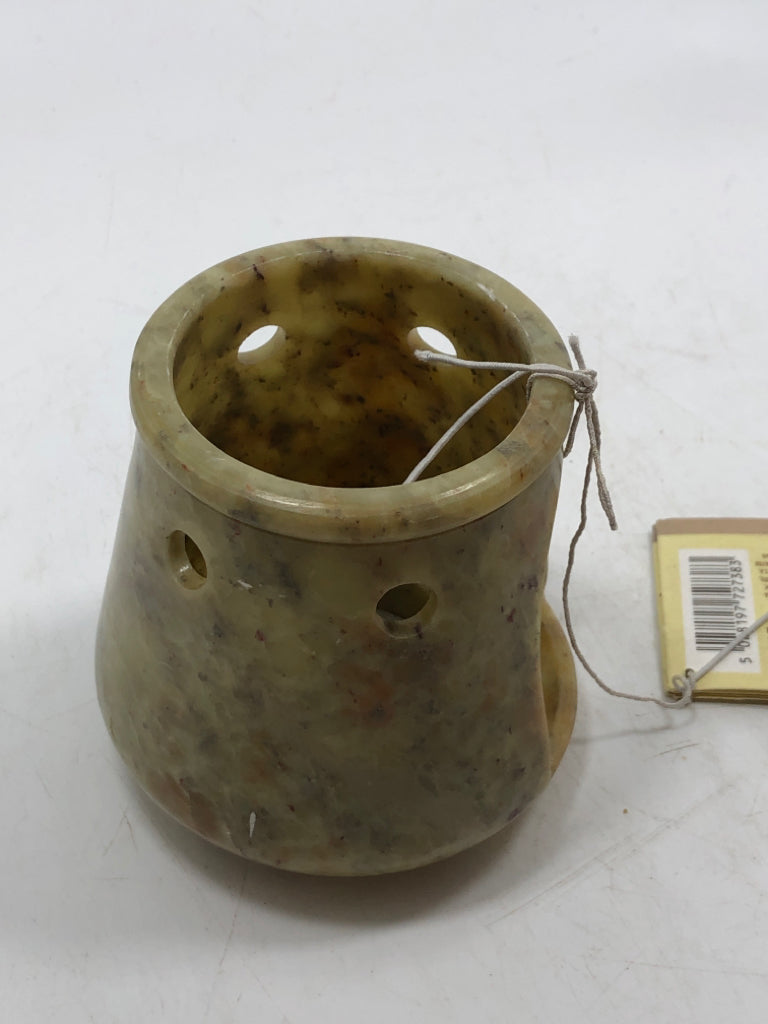 NWT AROMA SOAP STONE CANDLE HOLDER.