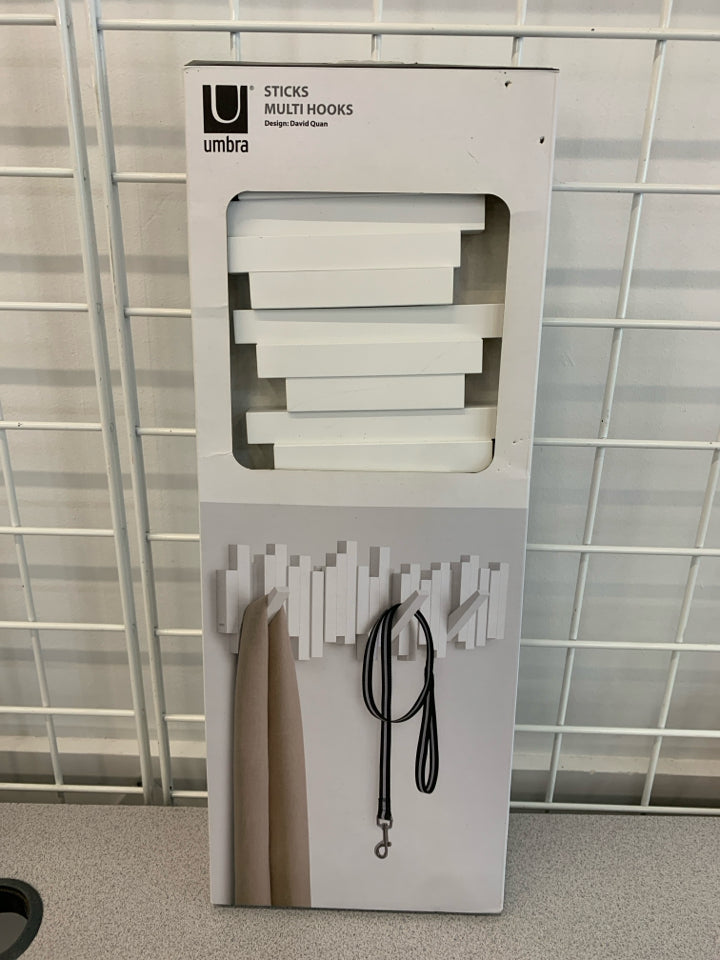 NIB UMBRA STICKS MULTI HOOKS.