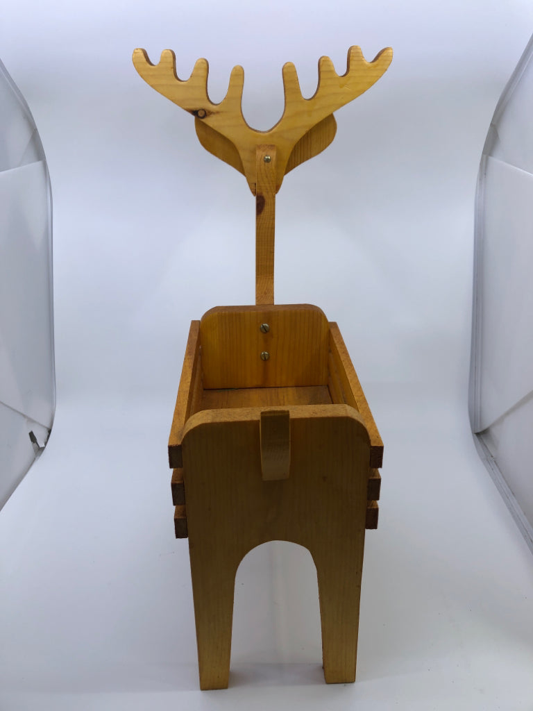 BLONDE WOOD REINDEER PLANTER.