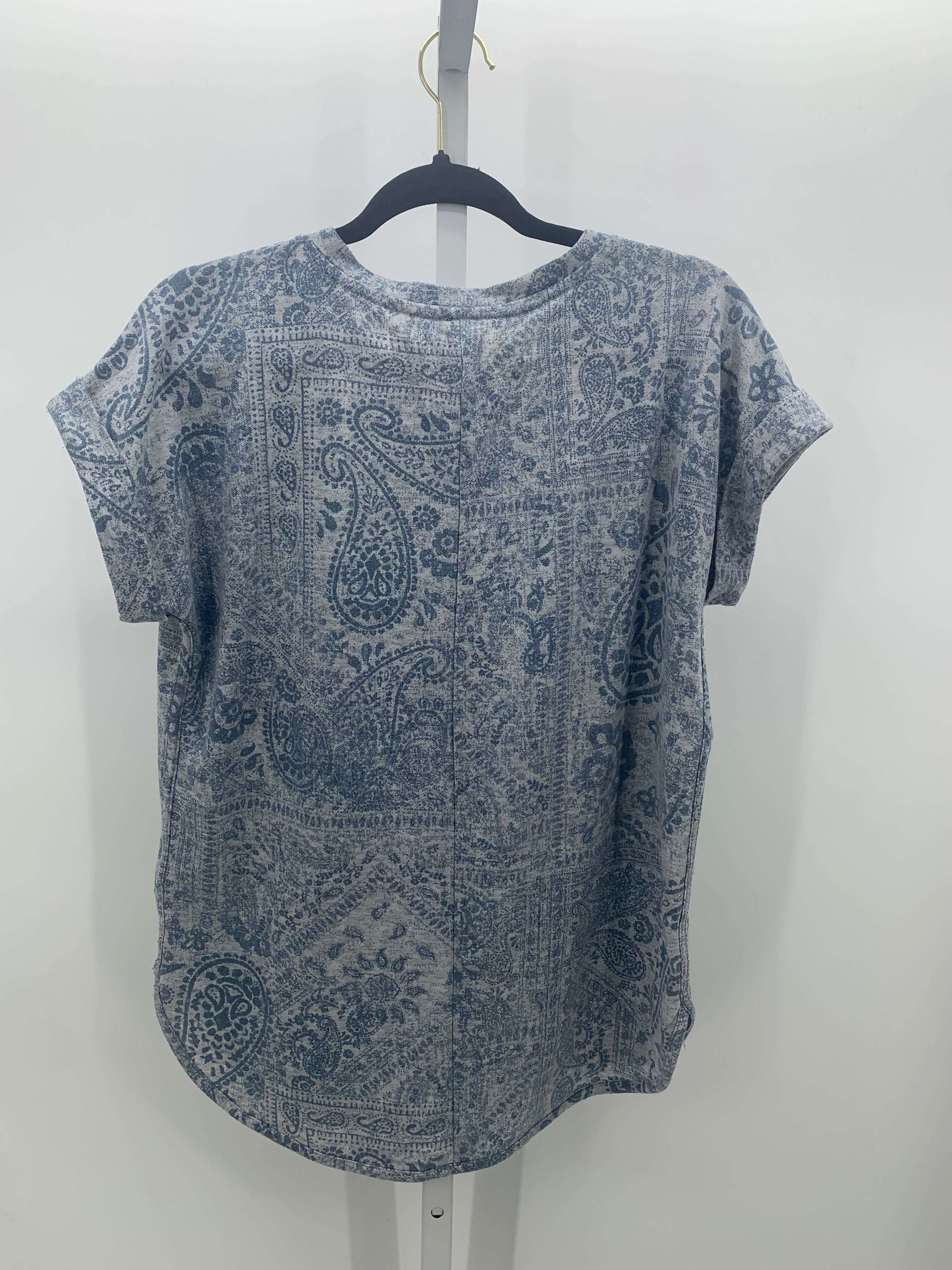 Cupio Size Medium Misses Short Sleeve Shirt