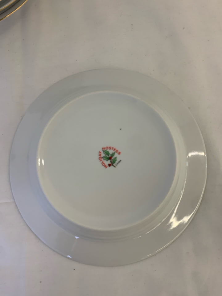 8 HOLIDAY HOSTESS TEDDY BEAR AND CHRISTMAS TREE LUNCH PLATES.