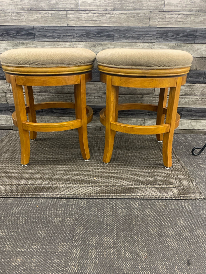 2 WOOD BASE CREAM NO BACK SPINNING STOOL.