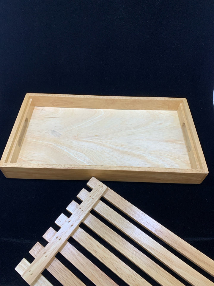 WOOD BREAD CUTTING TRAY W/BUILT IN CRUMB CATCHER.