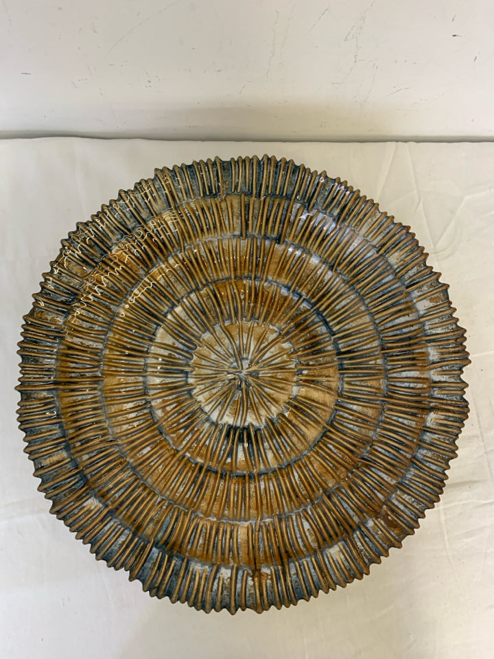 TAN/BLUE LINED CENTERPIECE BOWL - JAGGED EDGE.