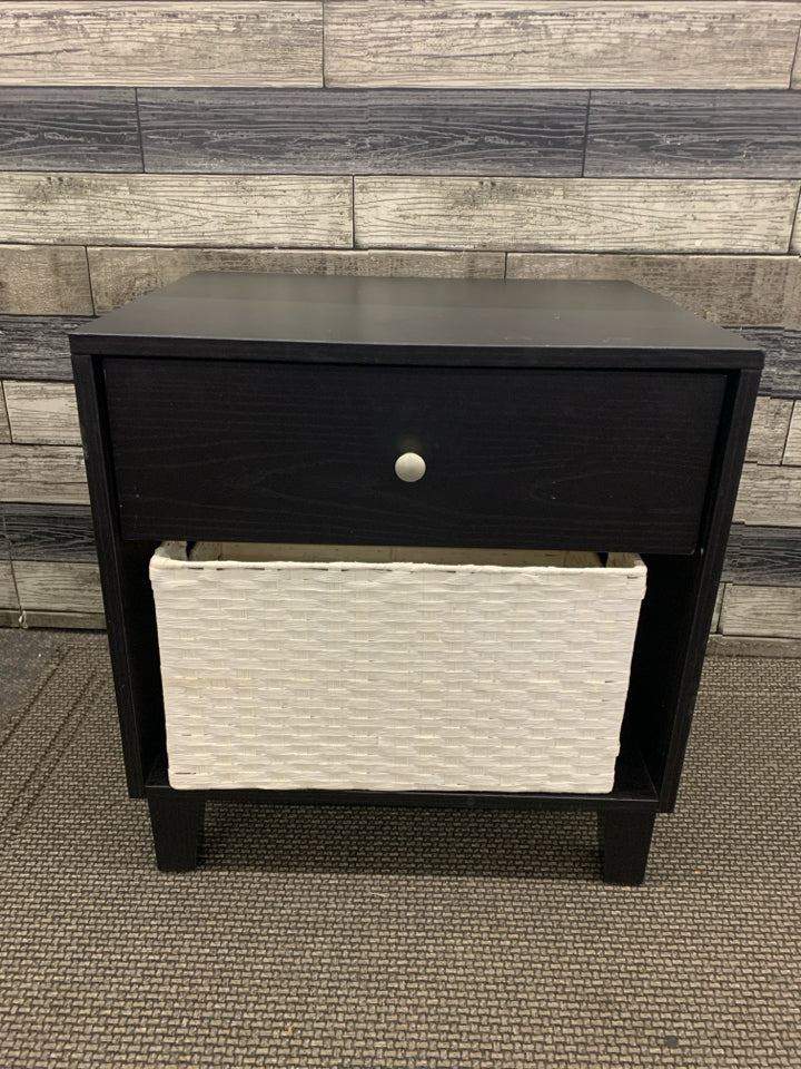 BLACK NIGHT STAND W 1 DRAWER AND WHITE BASKET.