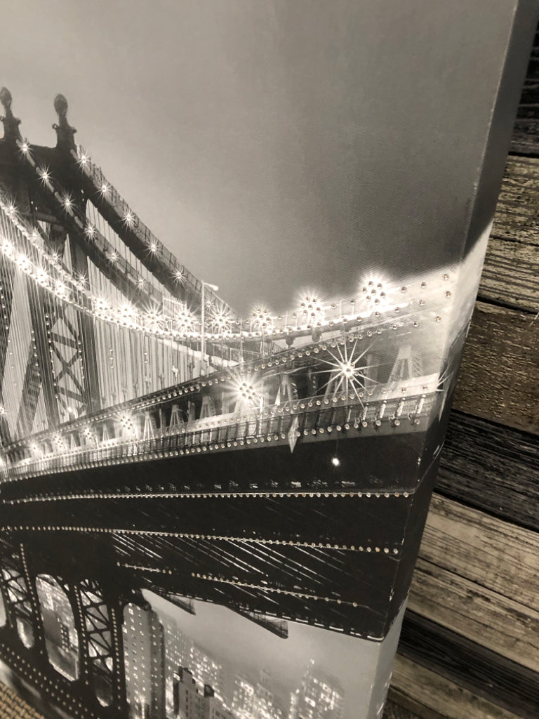 BLACK AND WHITE BRIDGE PHOTO CANVAS.