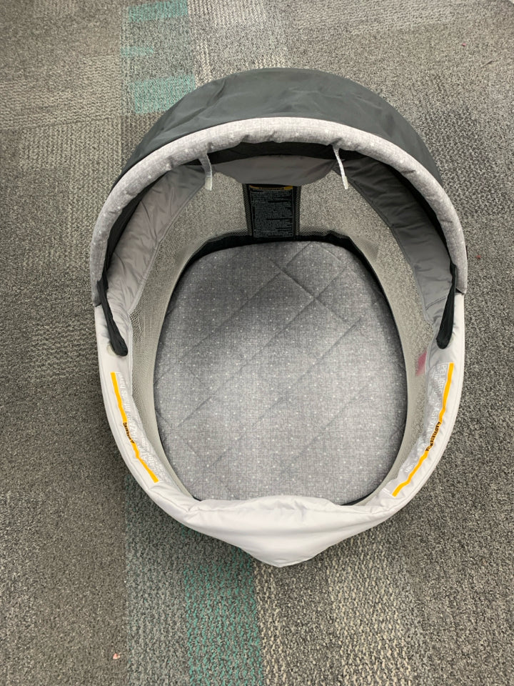 Graco Portable Travel Bassinet/Dome