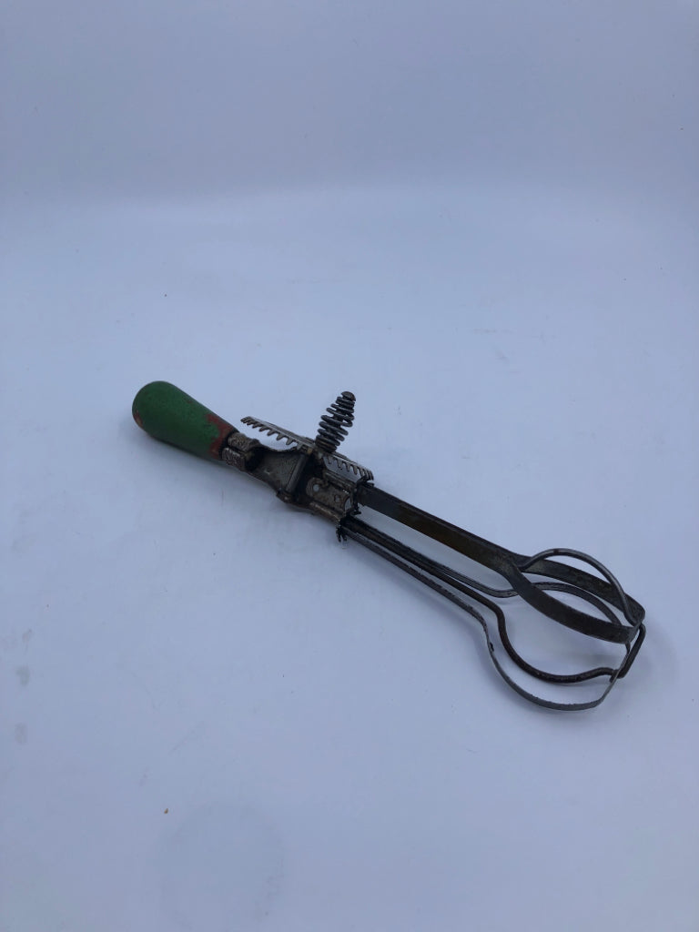 VTG HAND MIXER/ EGG BEATER.