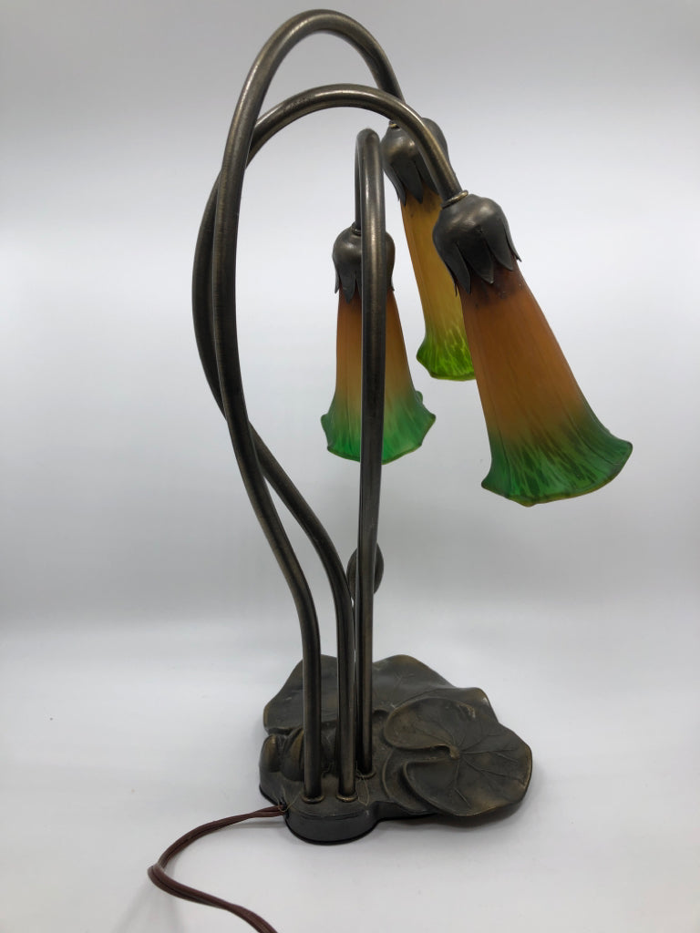 3 FLOWER BRASS LAMP.