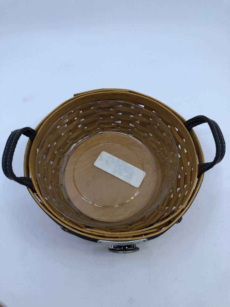 2005 INAUGURAL ROUND BASKET LEATHER HANDLES, LID, PROTECTOR & TIE ON.