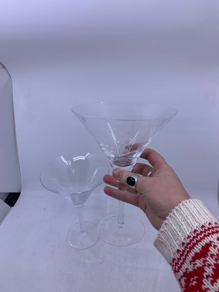 2 LARGE CLEAR GLASS MARTINI GLASSES W/ FROSTED CIRCLES.