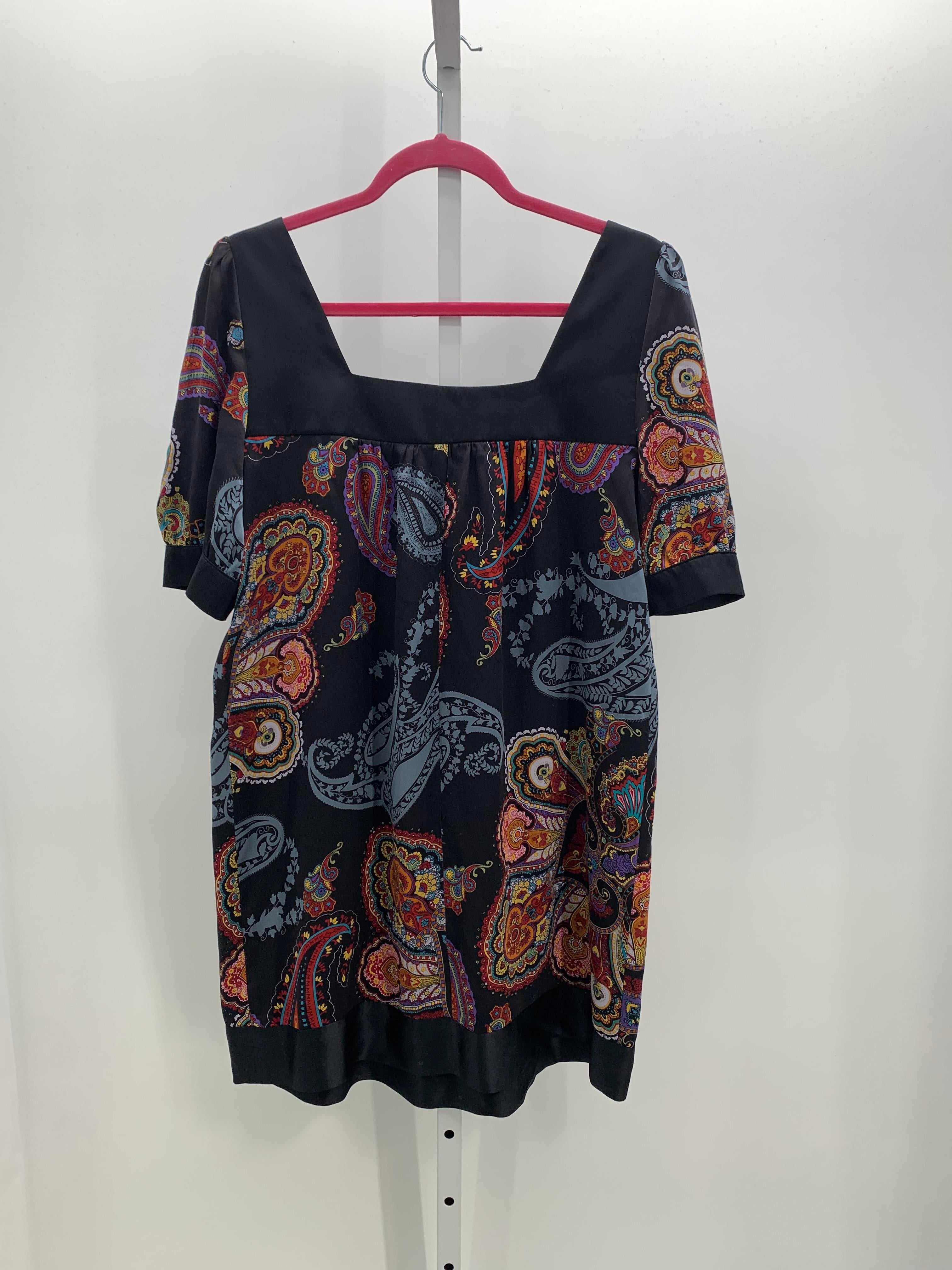 Size Medium Misses Short Sleeve Dress