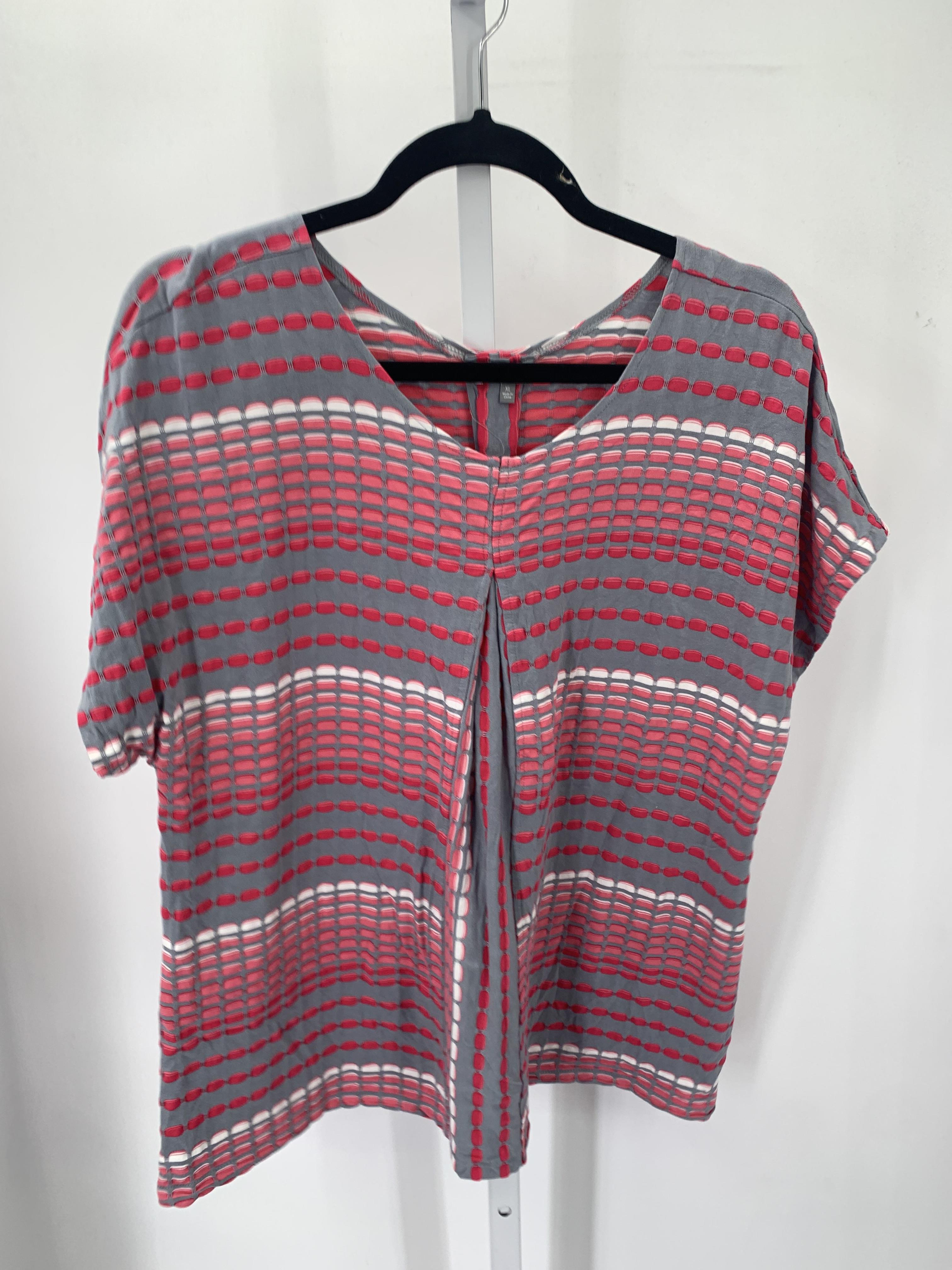 Size Extra Large Misses Short Sleeve Shirt