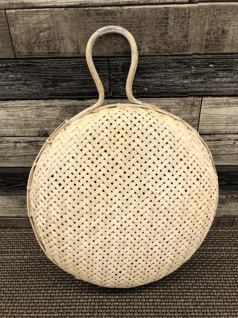 LARGE WHITE WOVEN WALL HANGING BASKET.