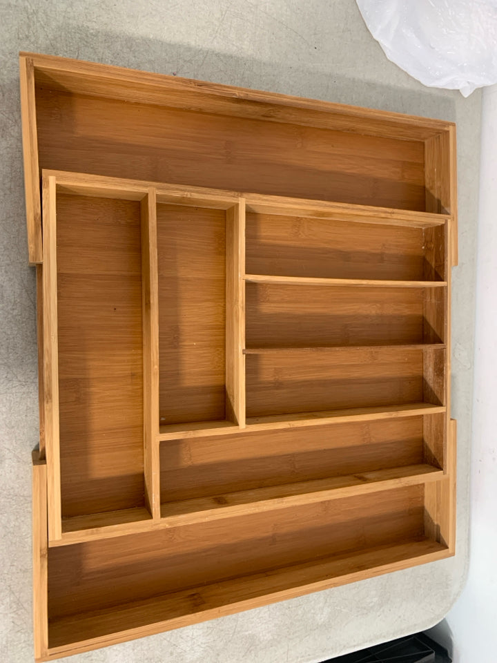 EXPANDABLE TOTALLY BAMBOO DRAWER ORGANIZER SILVERWARE.
