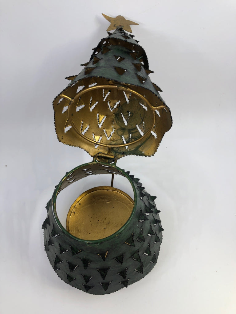 METAL CHRISTMAS TREE CANDLE HOLDER W/LATCH.