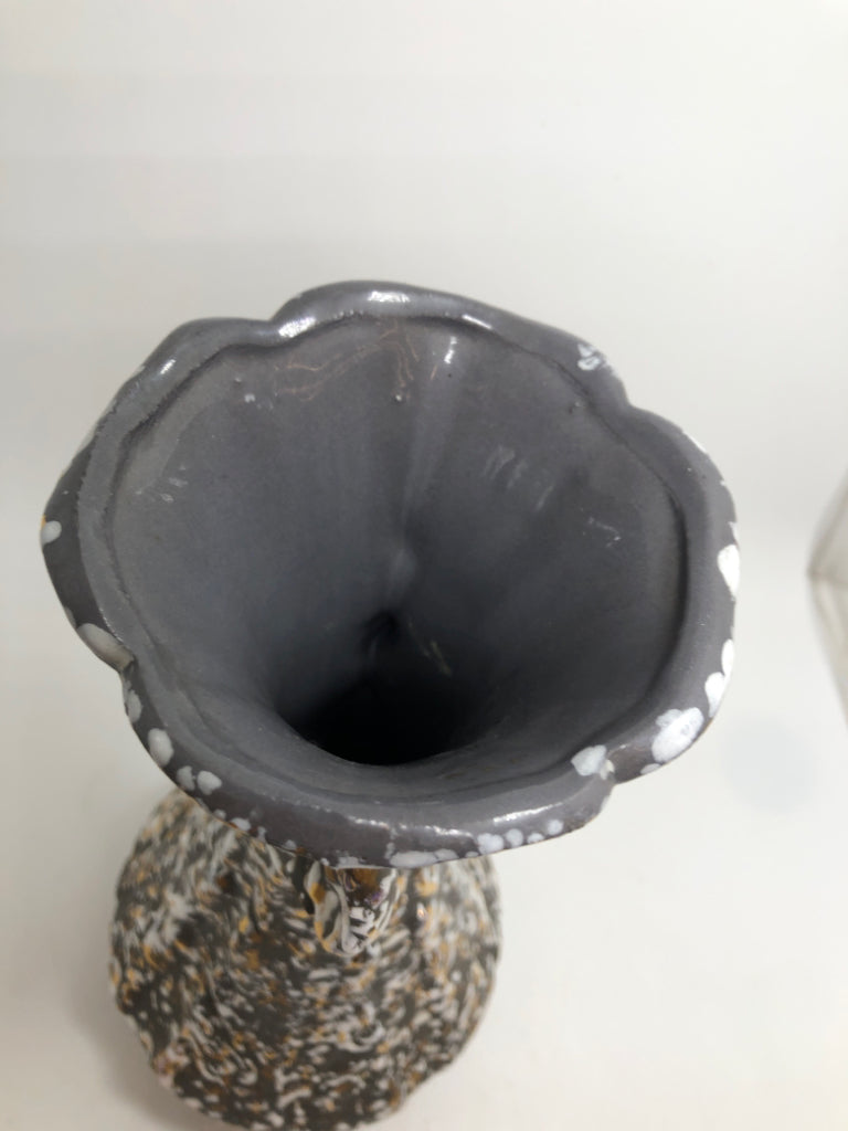 VTG GOLD SPECKLED SAVOY GRAY VASE.