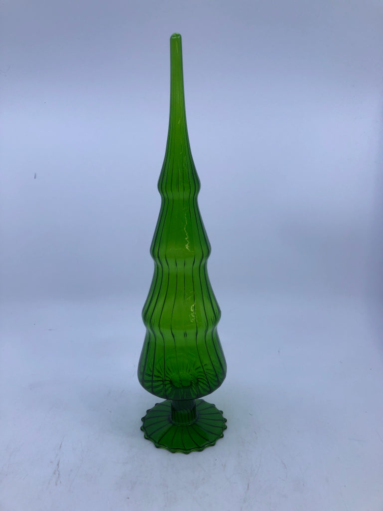 GREEN GLASS TEXTURED LEVELED CHRISTMAS TREE.