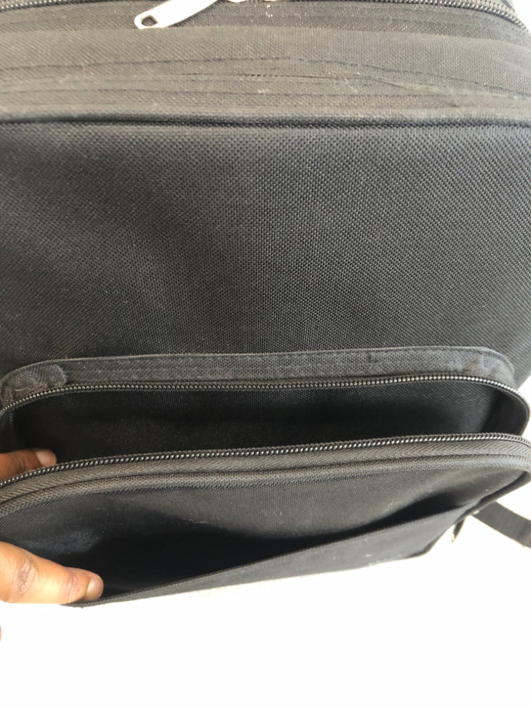 BLACK BACKPACK W/PICNIC UTENSILS, PLATES, CUPS.